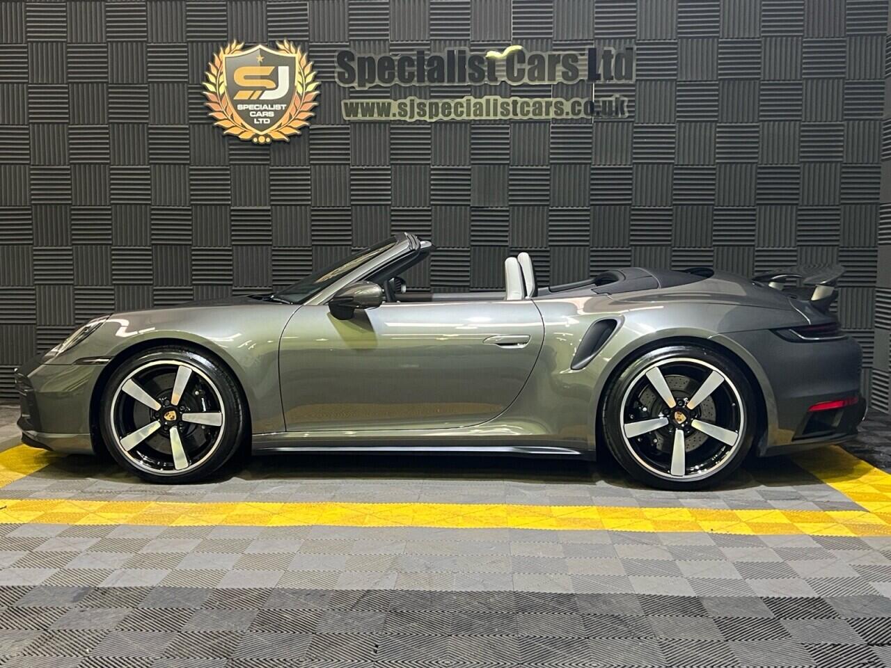 Porsche 911 view 24