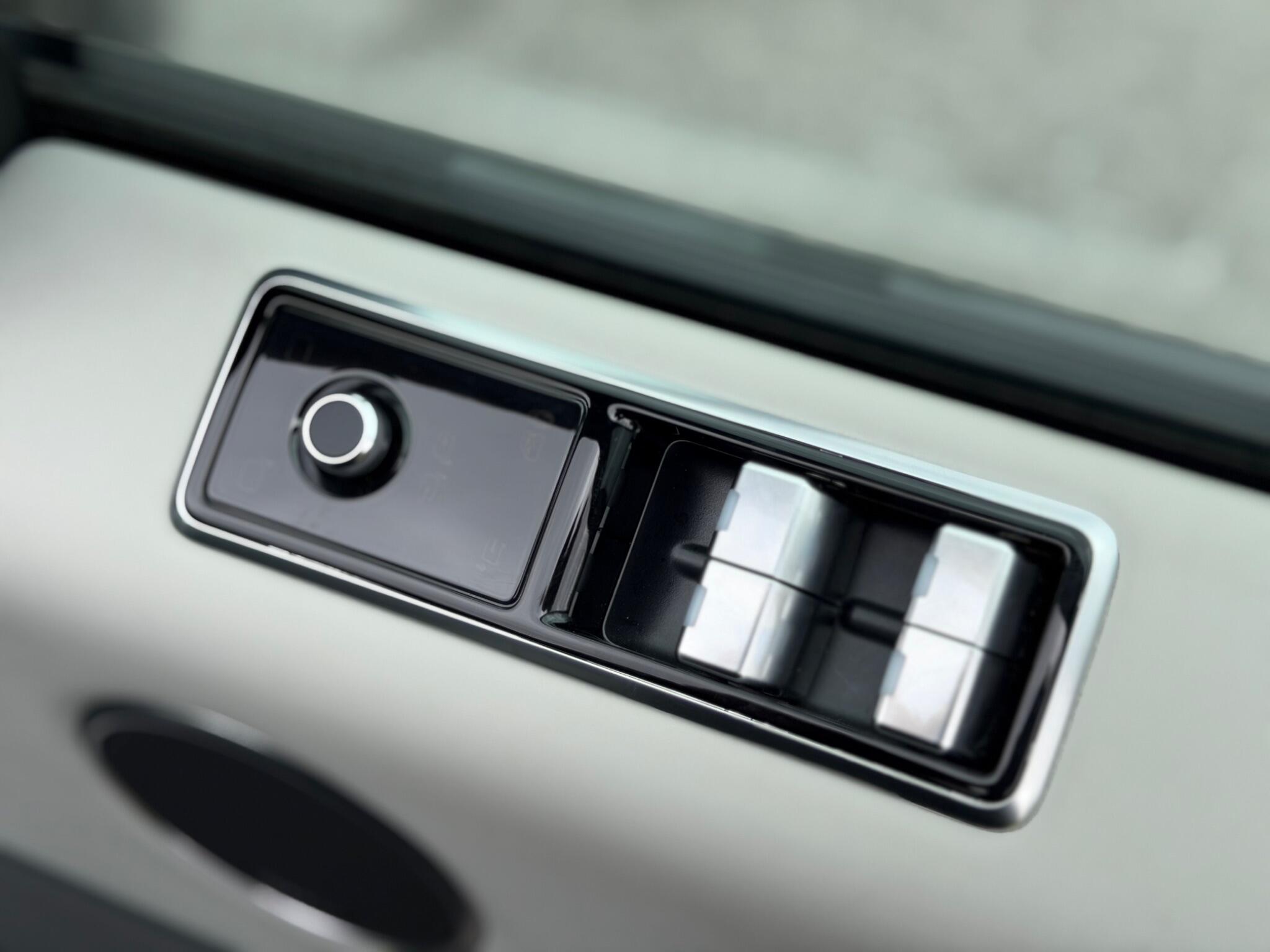 Land Rover Range Rover Sport view 27