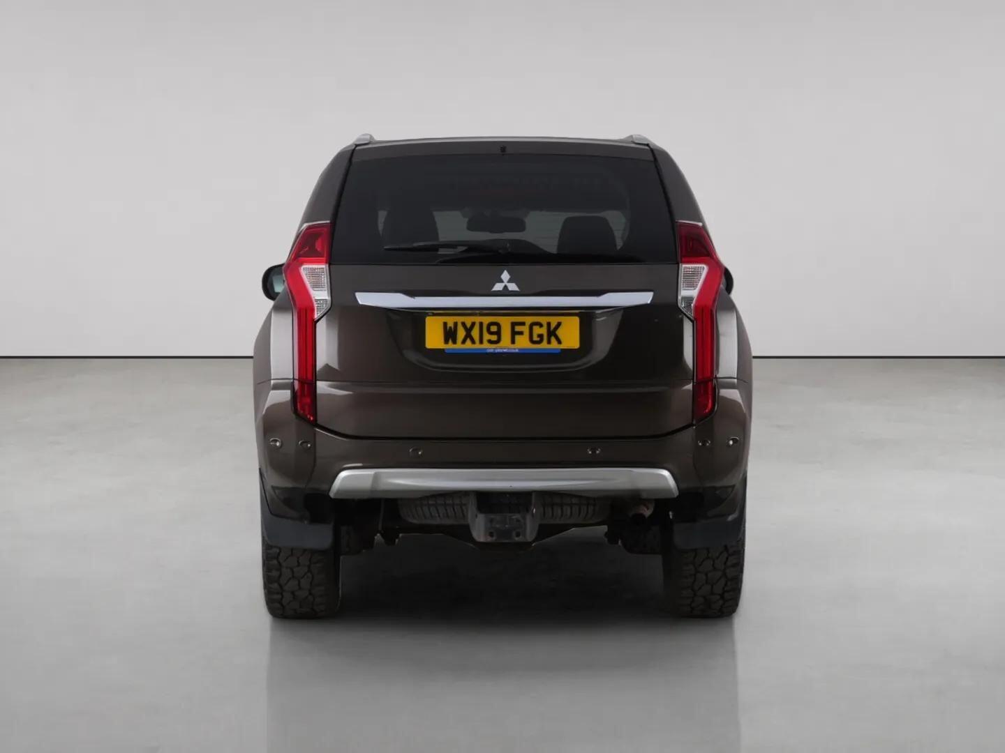 Mitsubishi Shogun Sport view 7