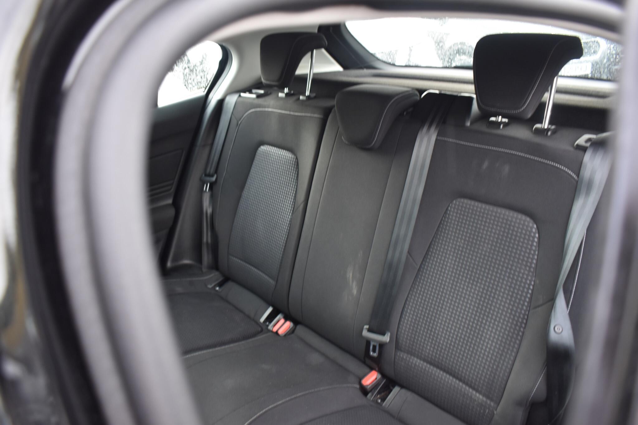 Focus - 1.5 EcoBlue Zetec Euro 6 (s/s) 5dr - Image 14