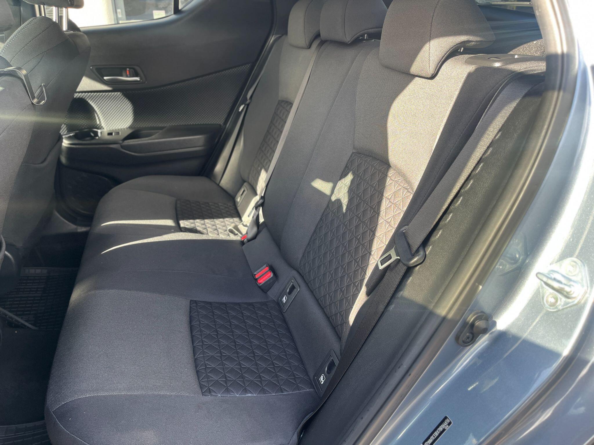 Toyota C-HR view 17