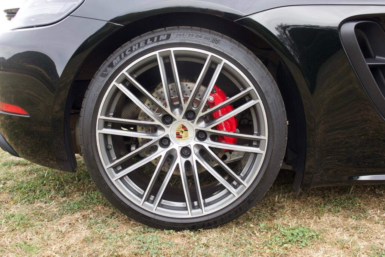 Porsche Cayman view 59