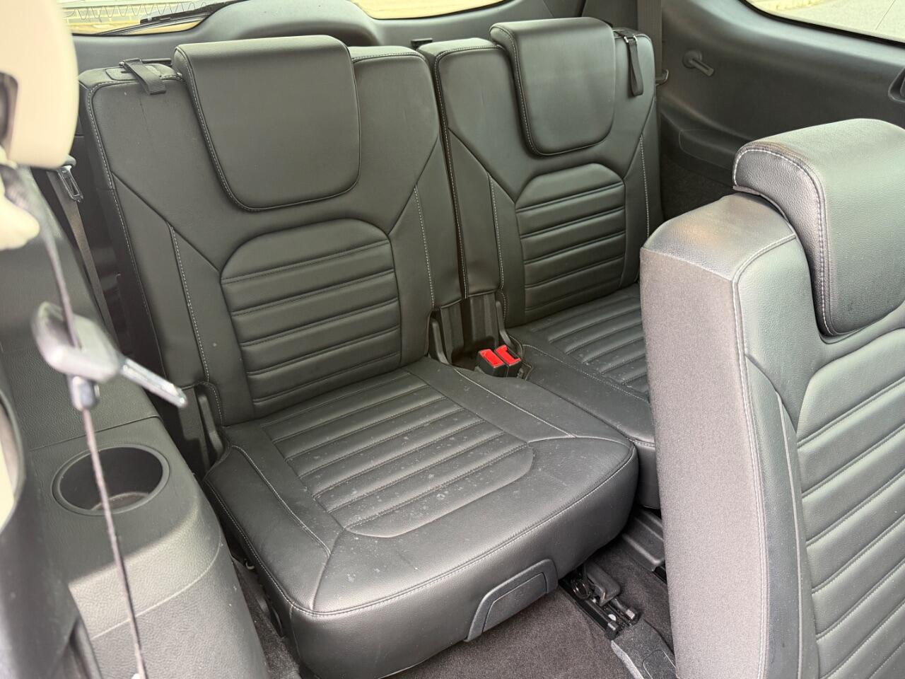 Ford Galaxy view 13