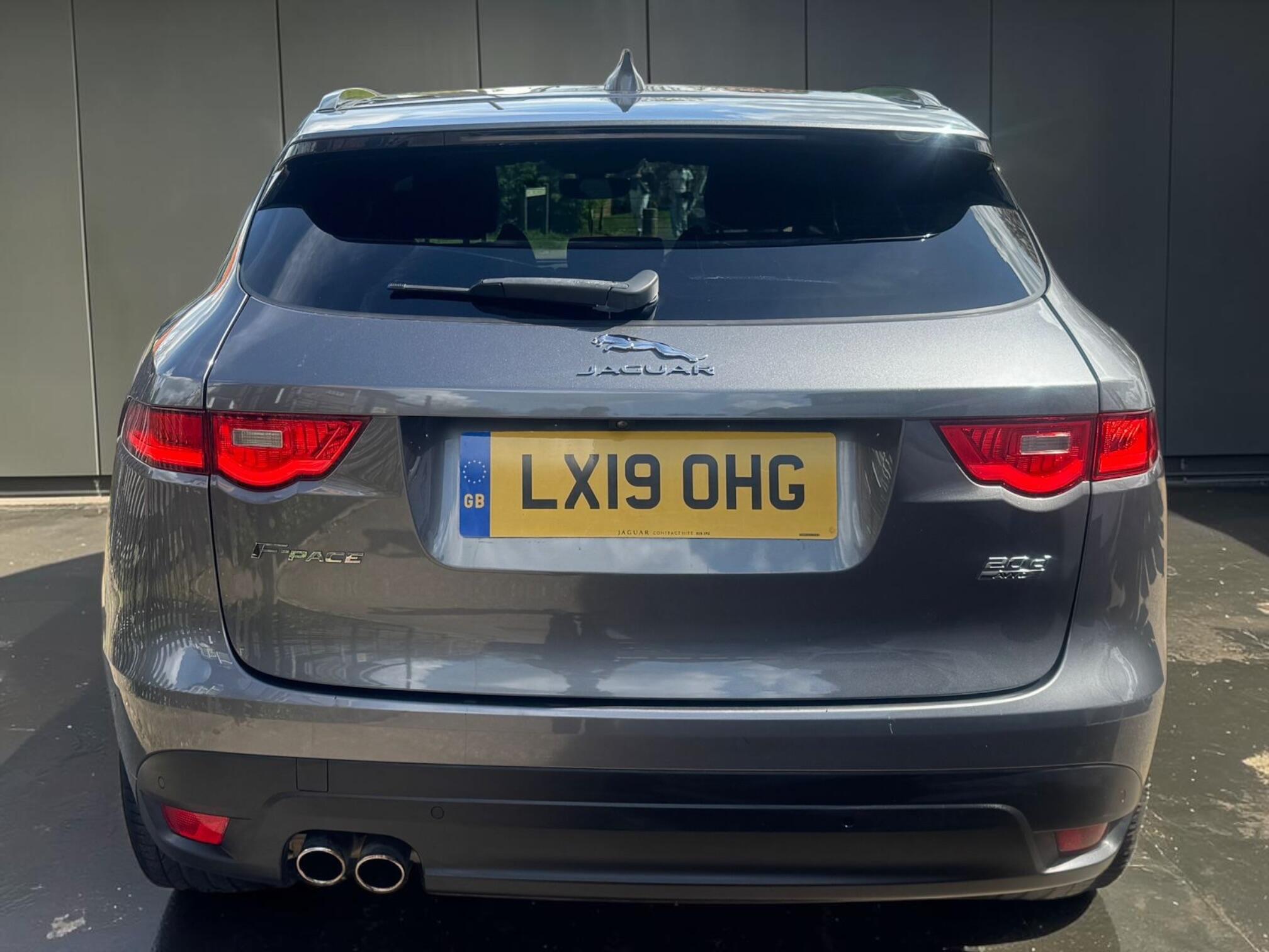 Jaguar F-Pace view 9