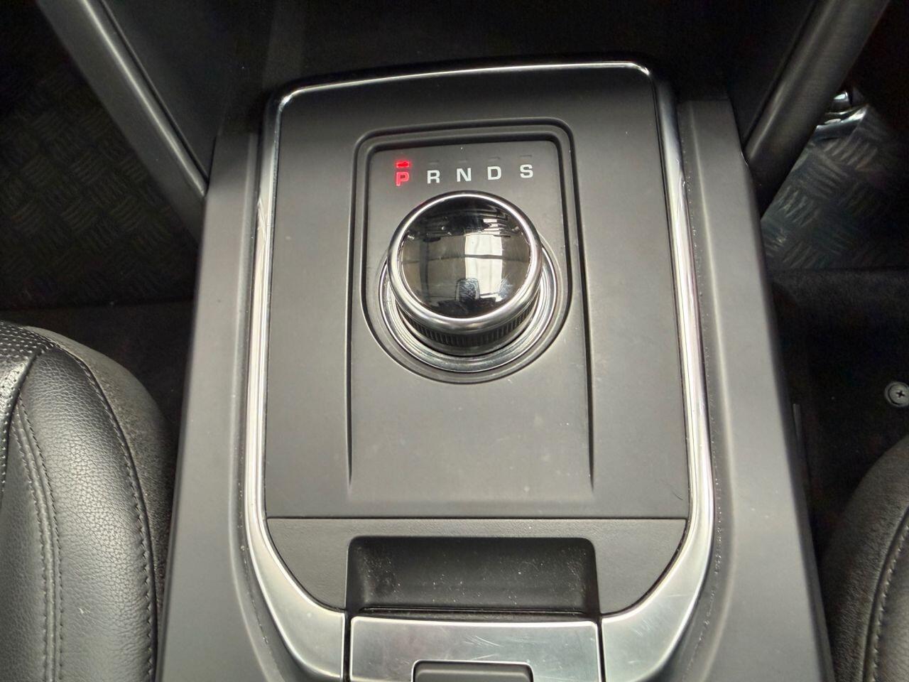 Land Rover Discovery Sport view 42