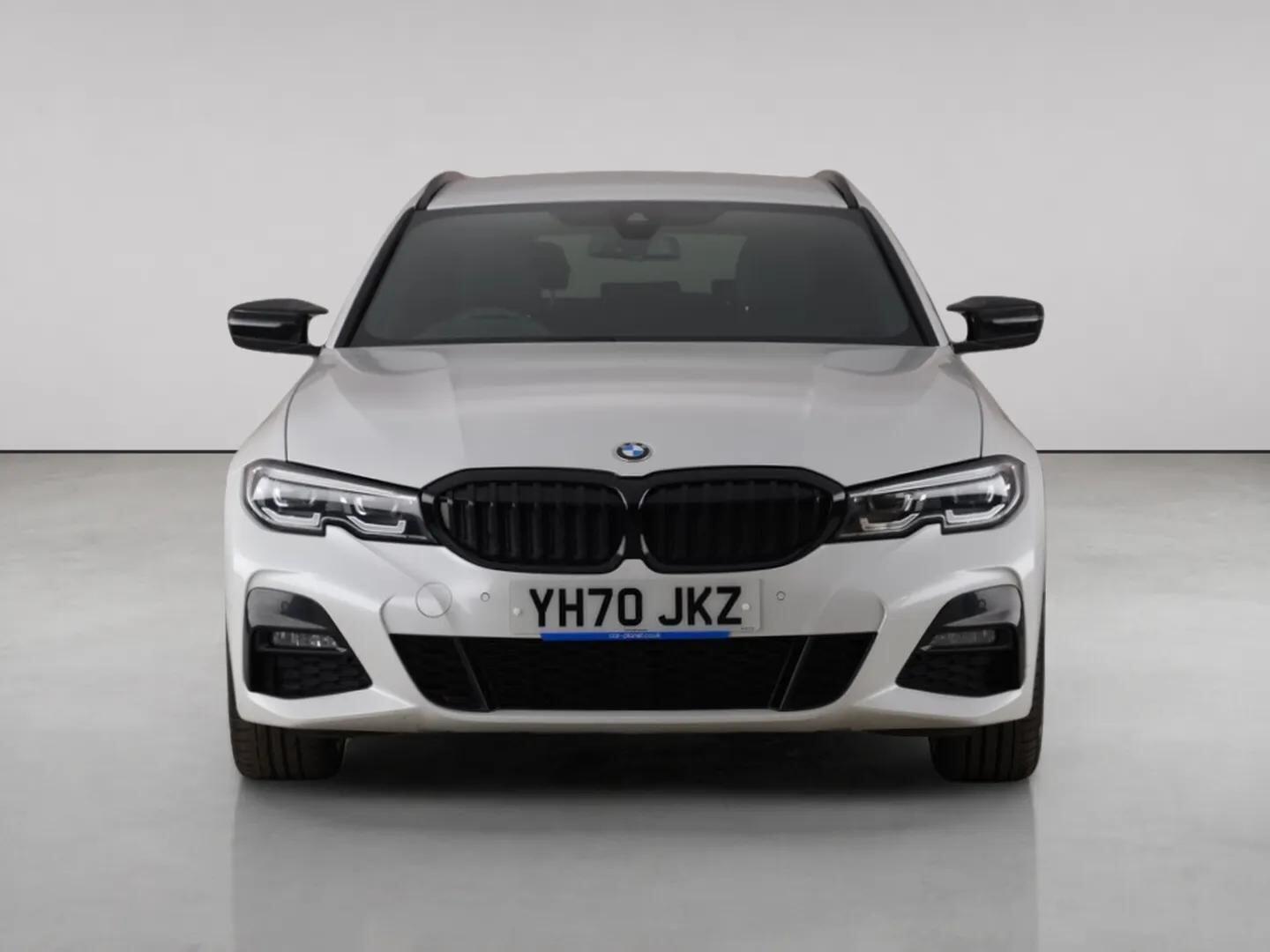 BMW 3 Series view 5