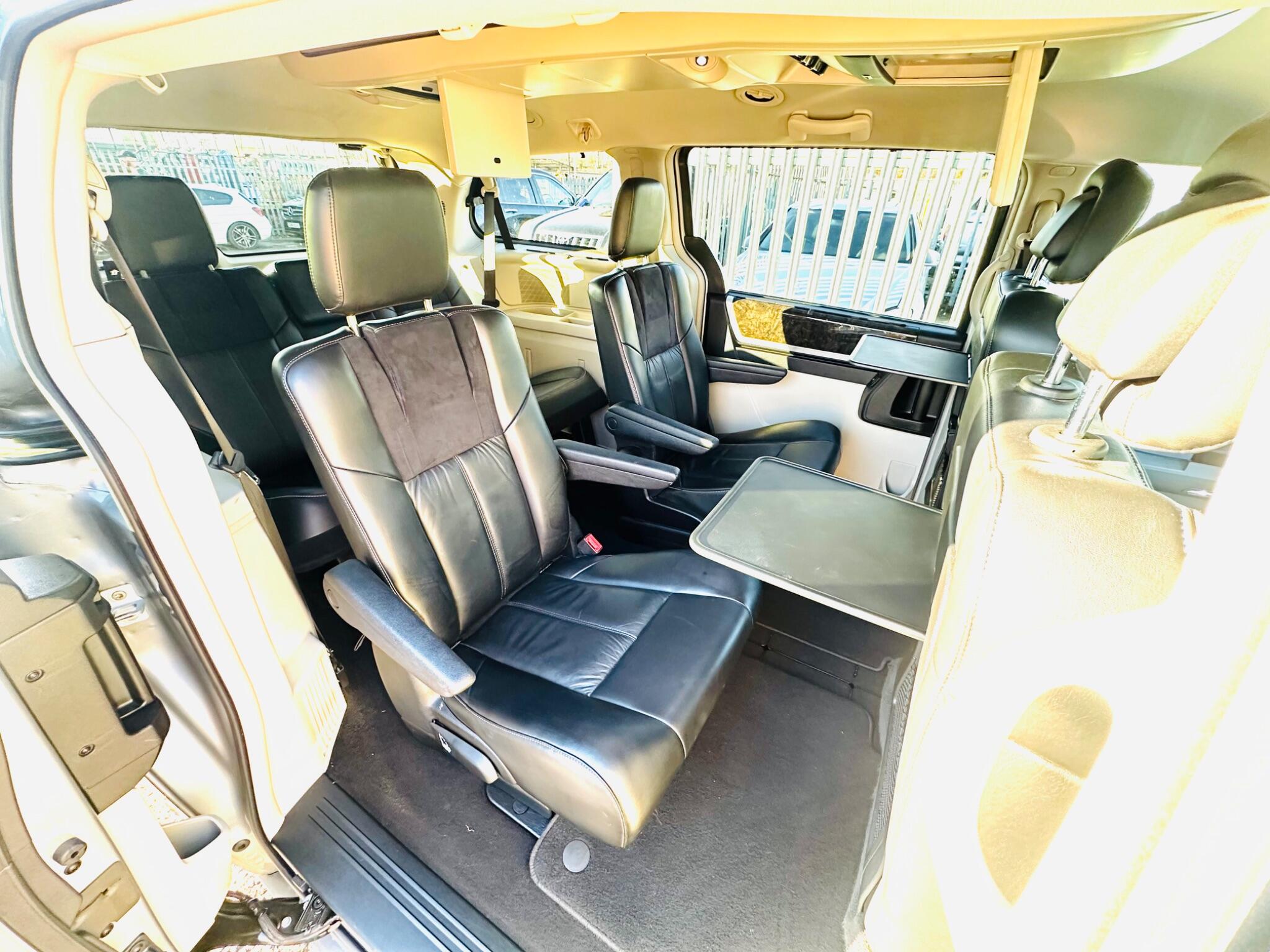Chrysler Grand Voyager view 50