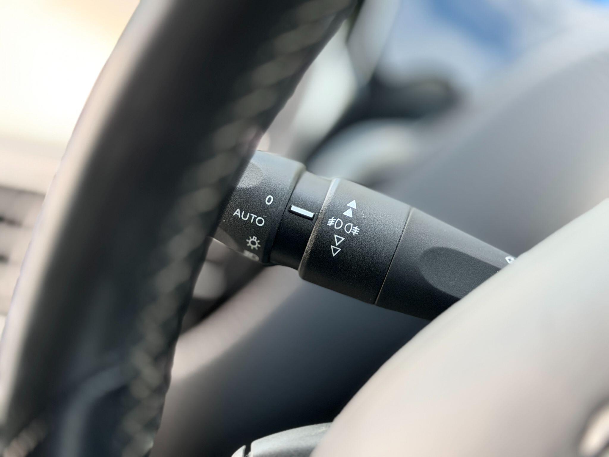 Peugeot 2008 view 36