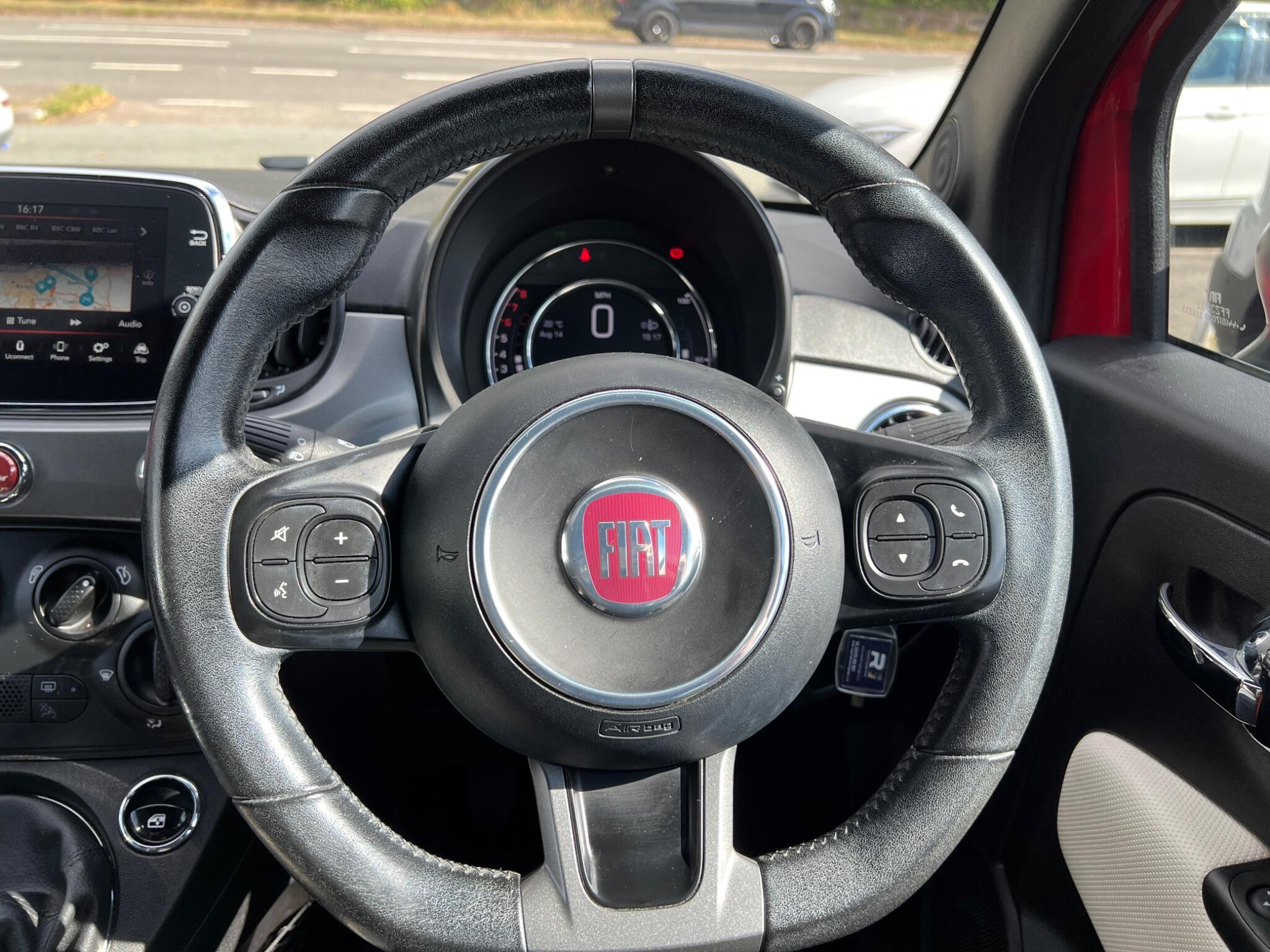 2016 Fiat 500 image 40