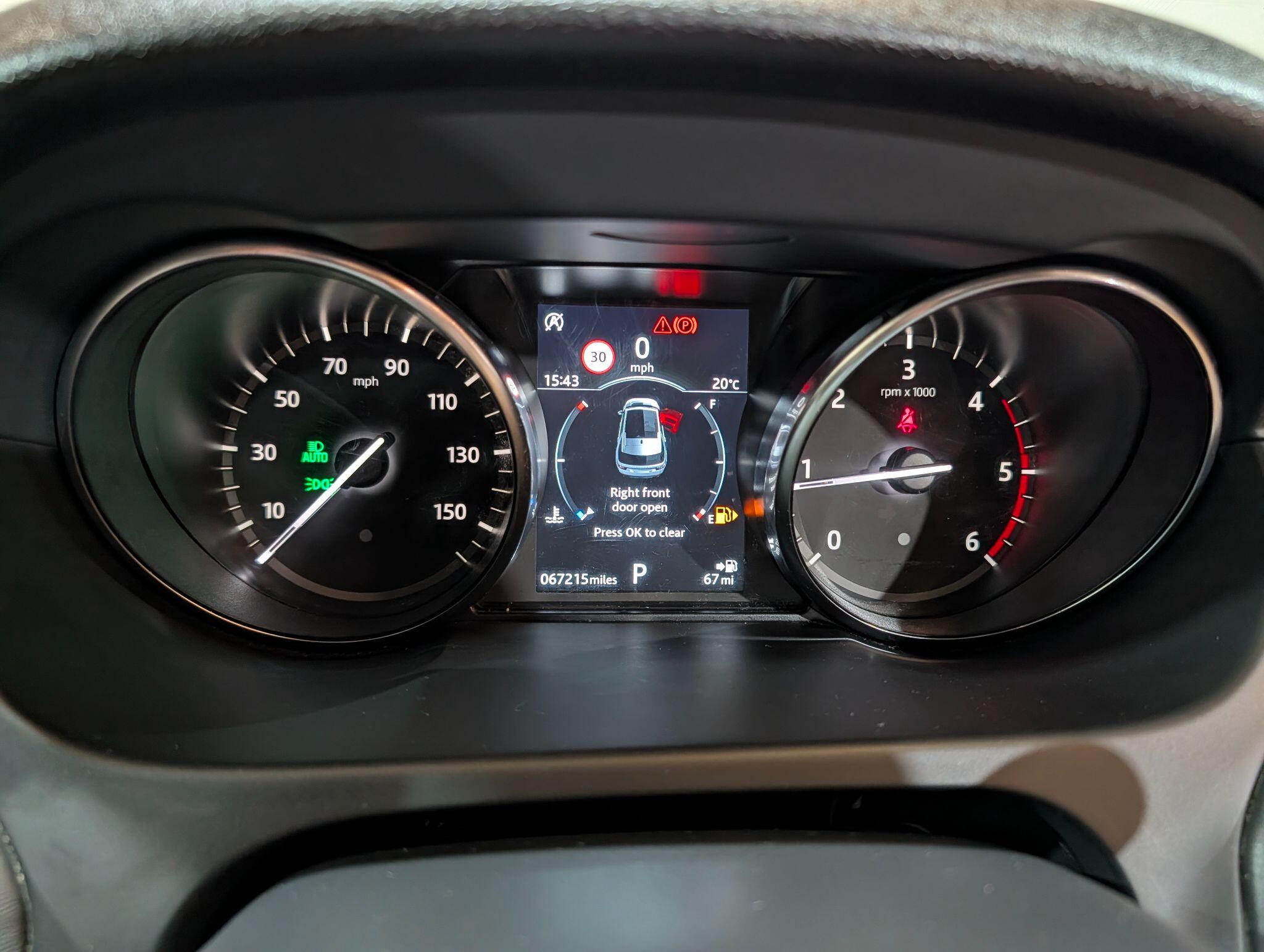 Land Rover Discovery Sport view 59