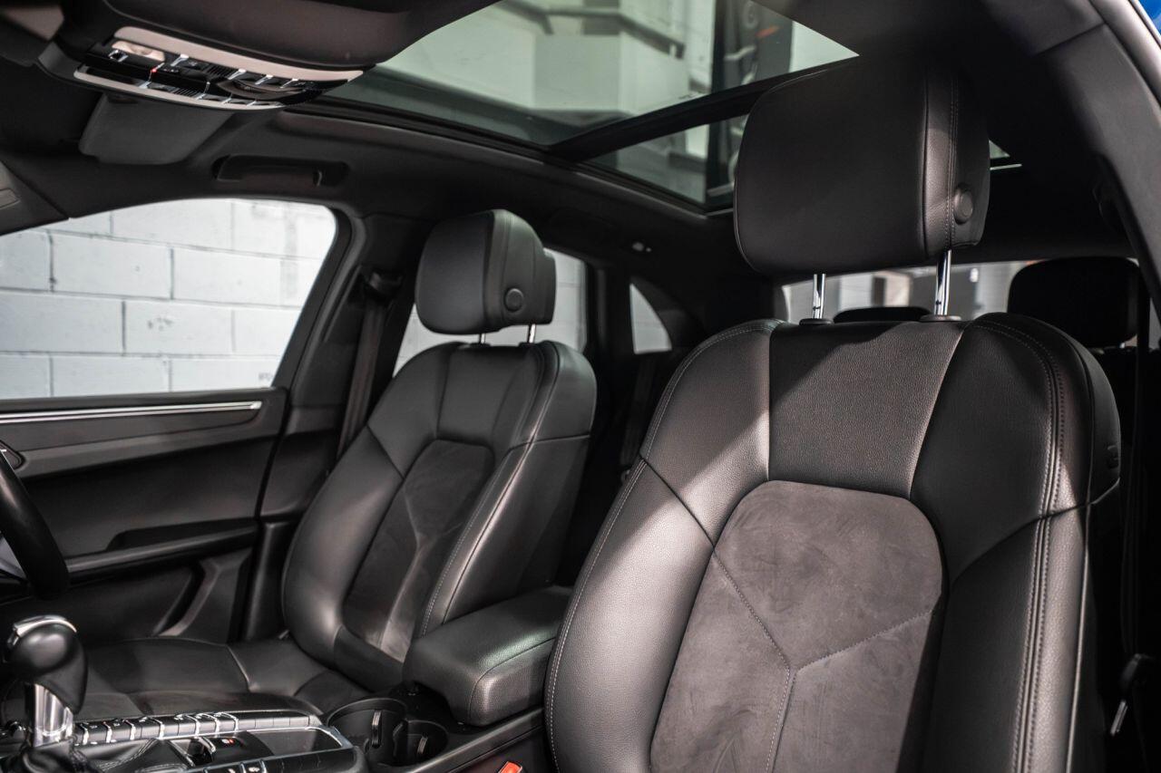 Porsche Macan view 16