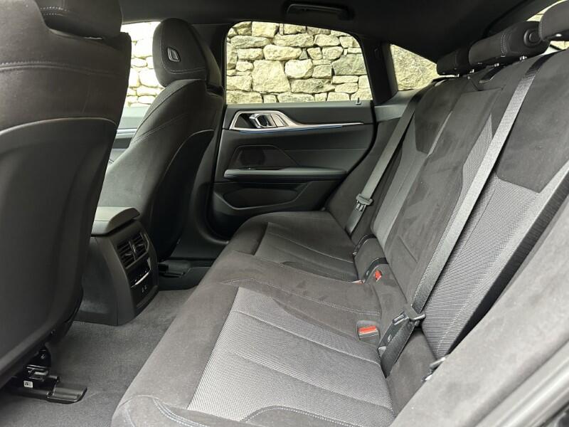 BMW i4 view 40
