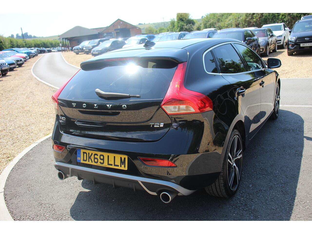 Volvo V40 view 12