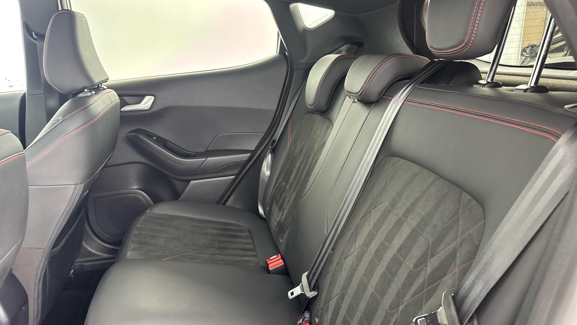 Ford Fiesta view 14