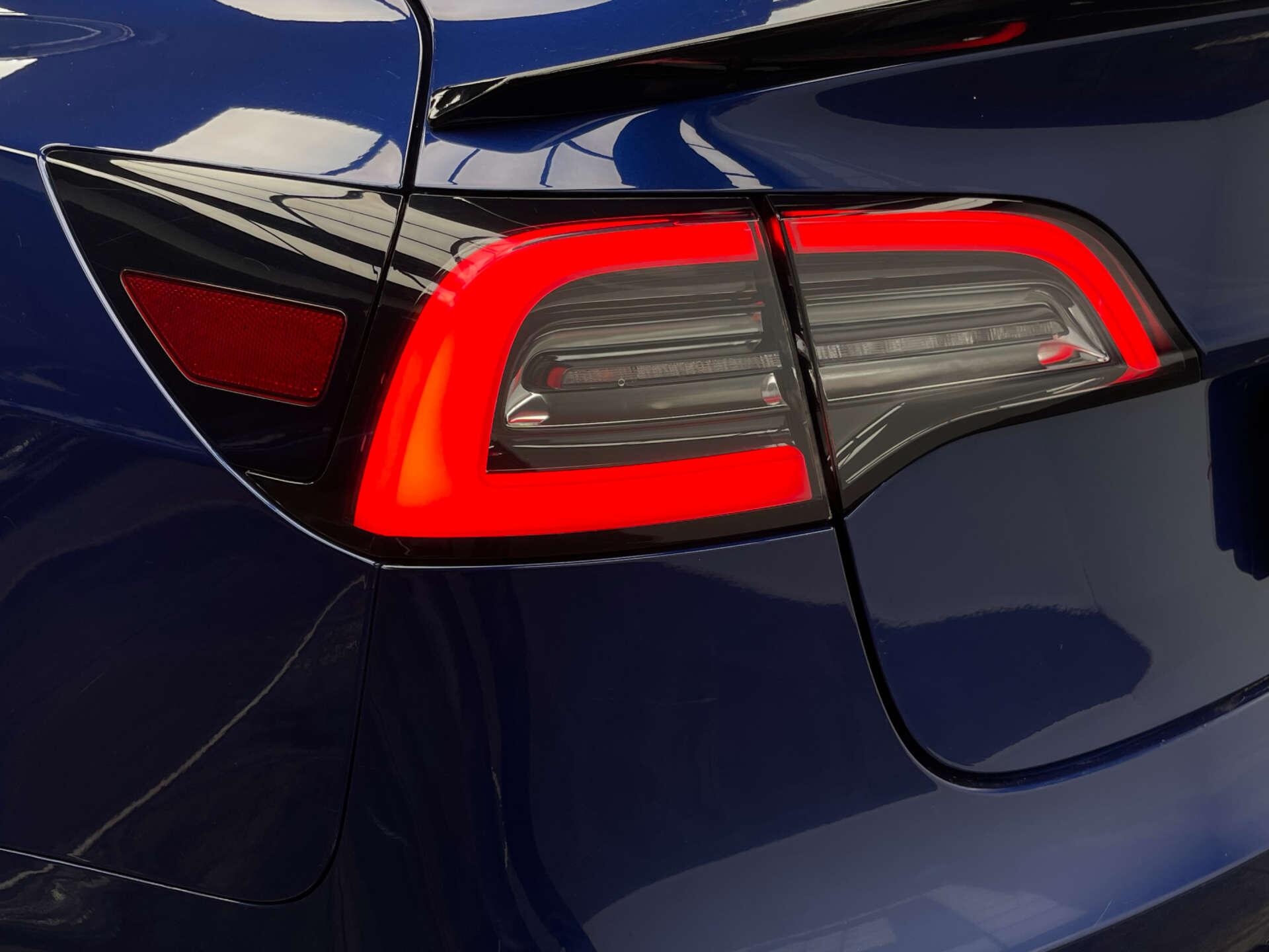 Tesla Model 3 view 32