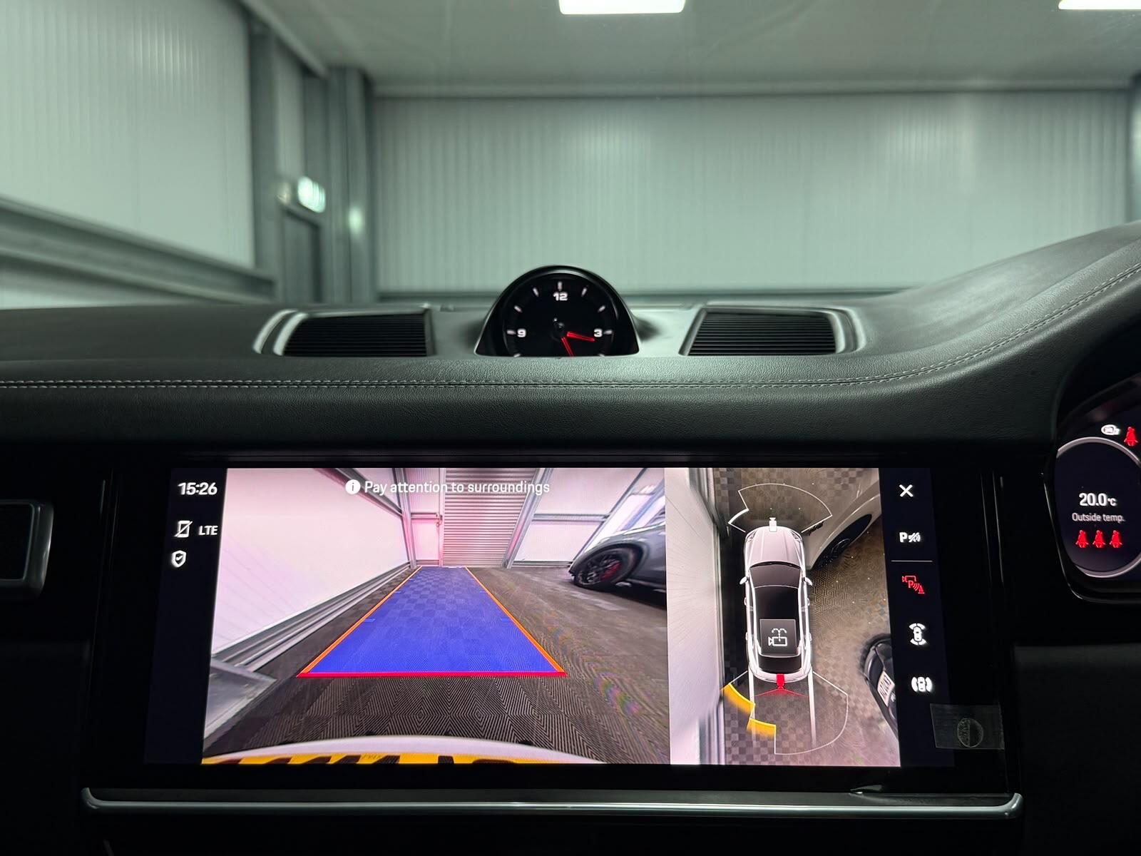 Porsche Cayenne view 40