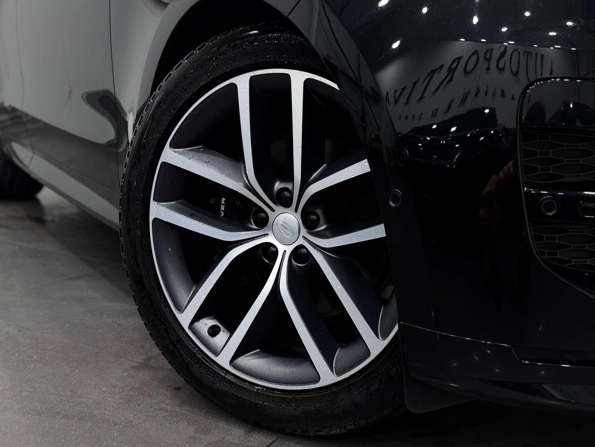 Land Rover Range Rover Sport view 9
