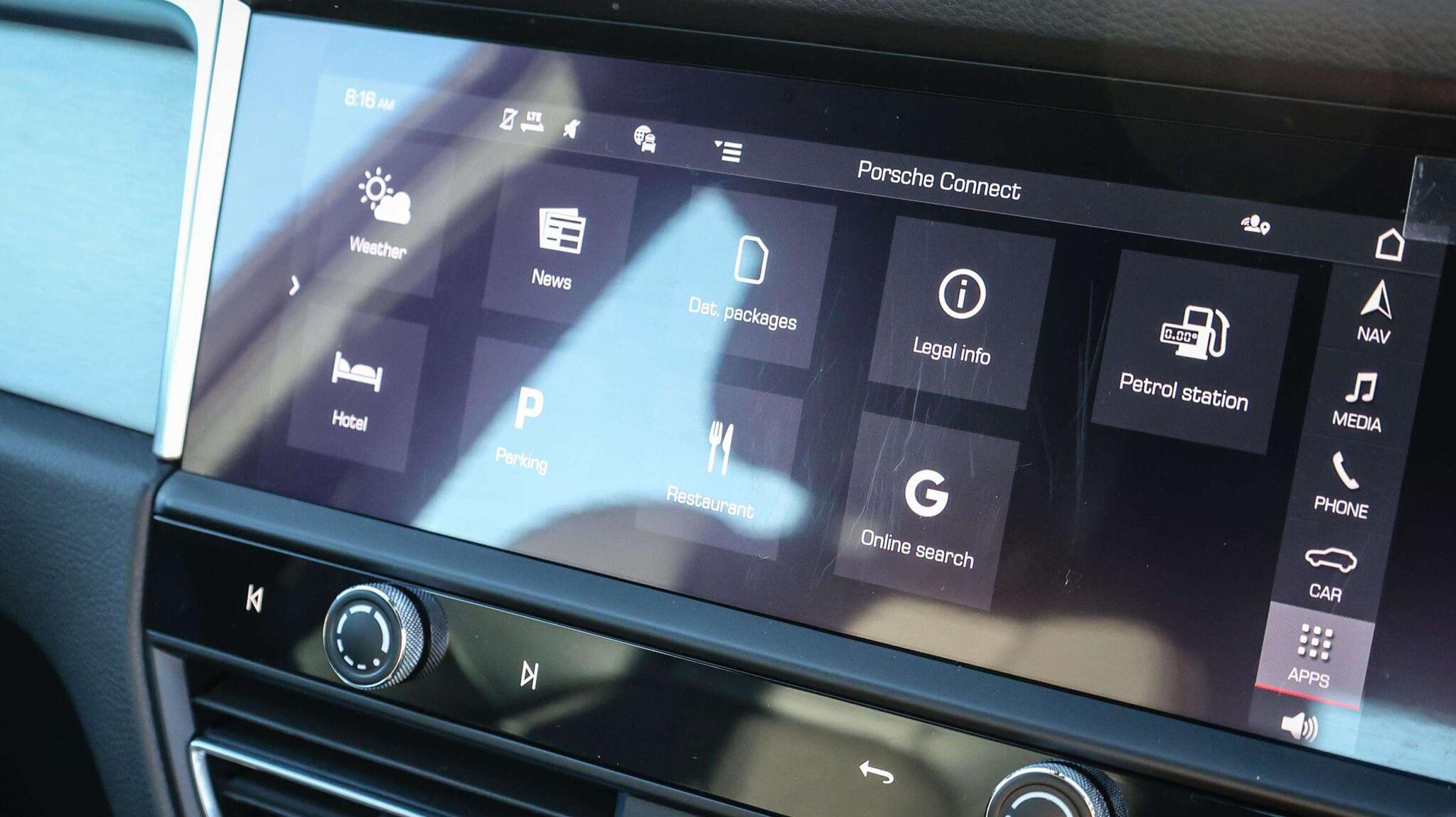 Porsche Macan view 21