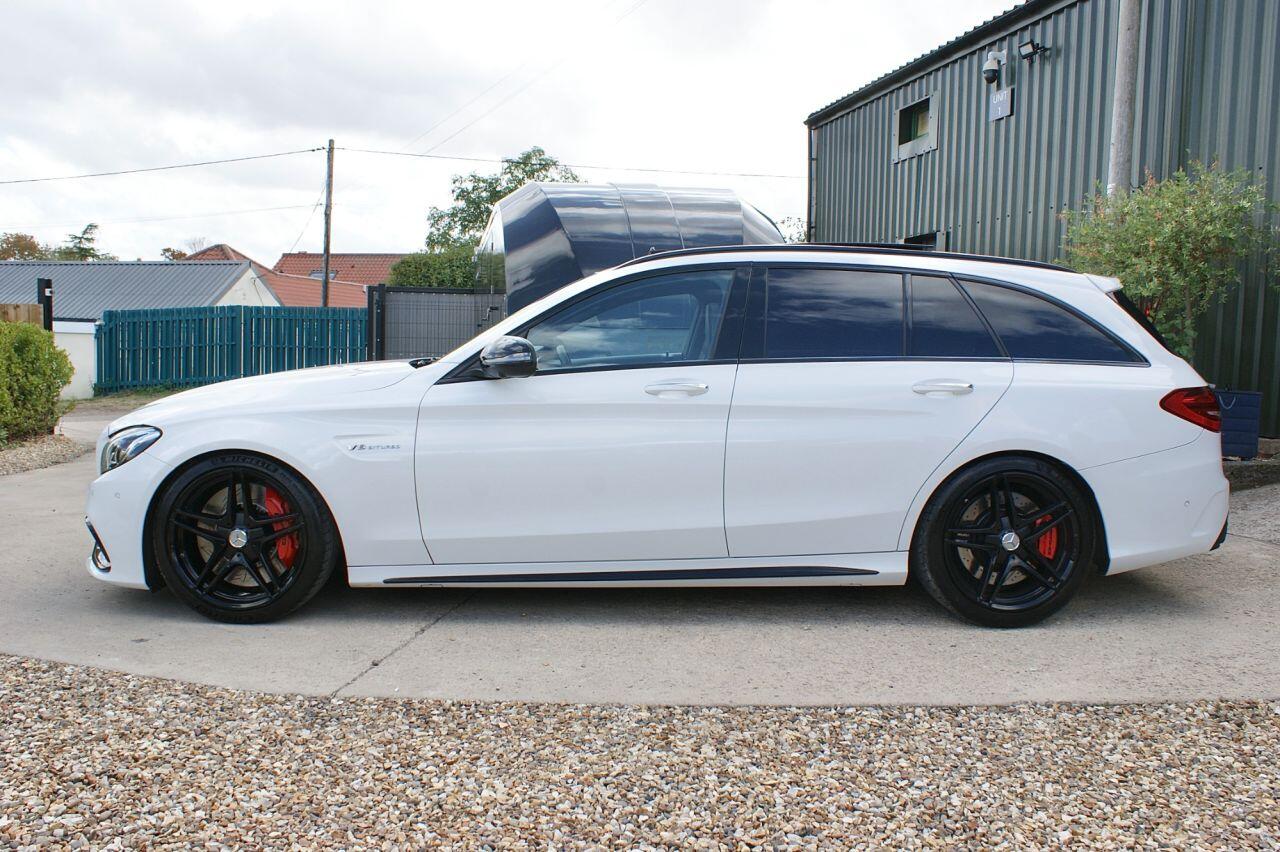 Mercedes-Benz C Class view 23
