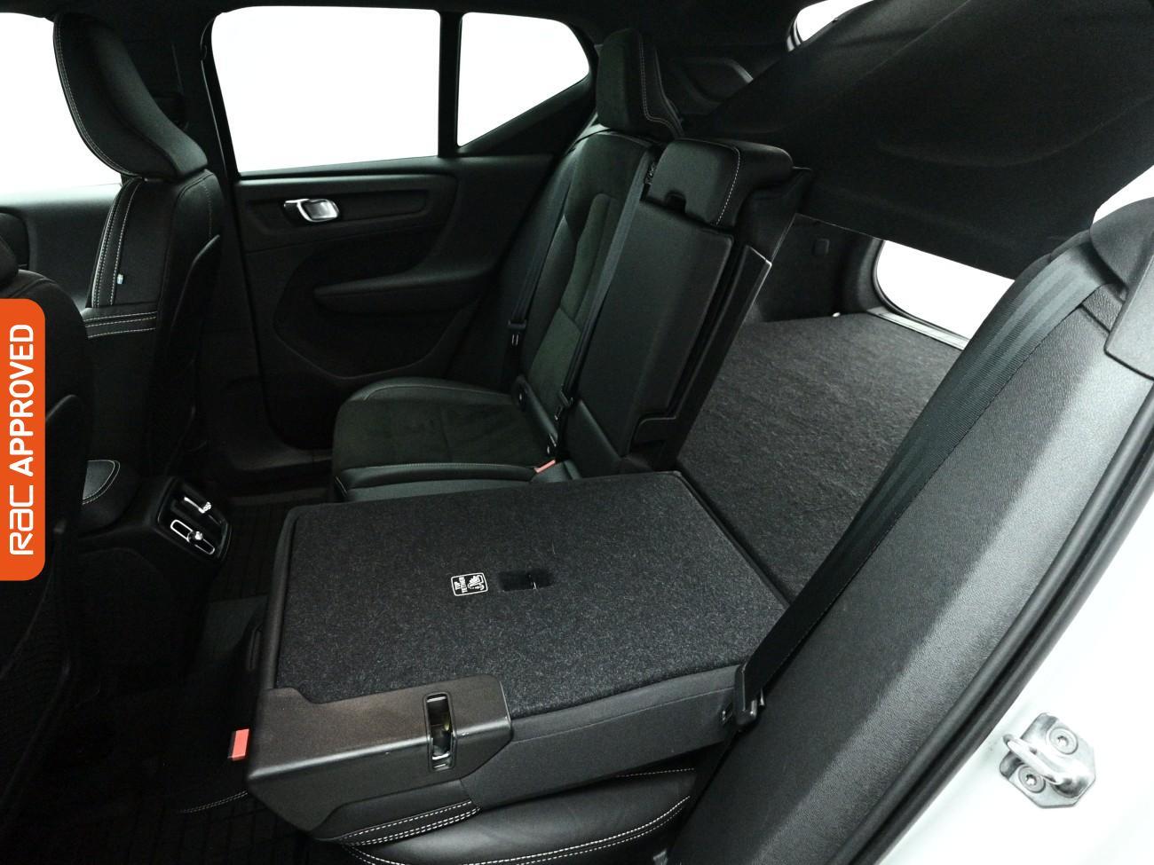 Volvo XC40 view 27