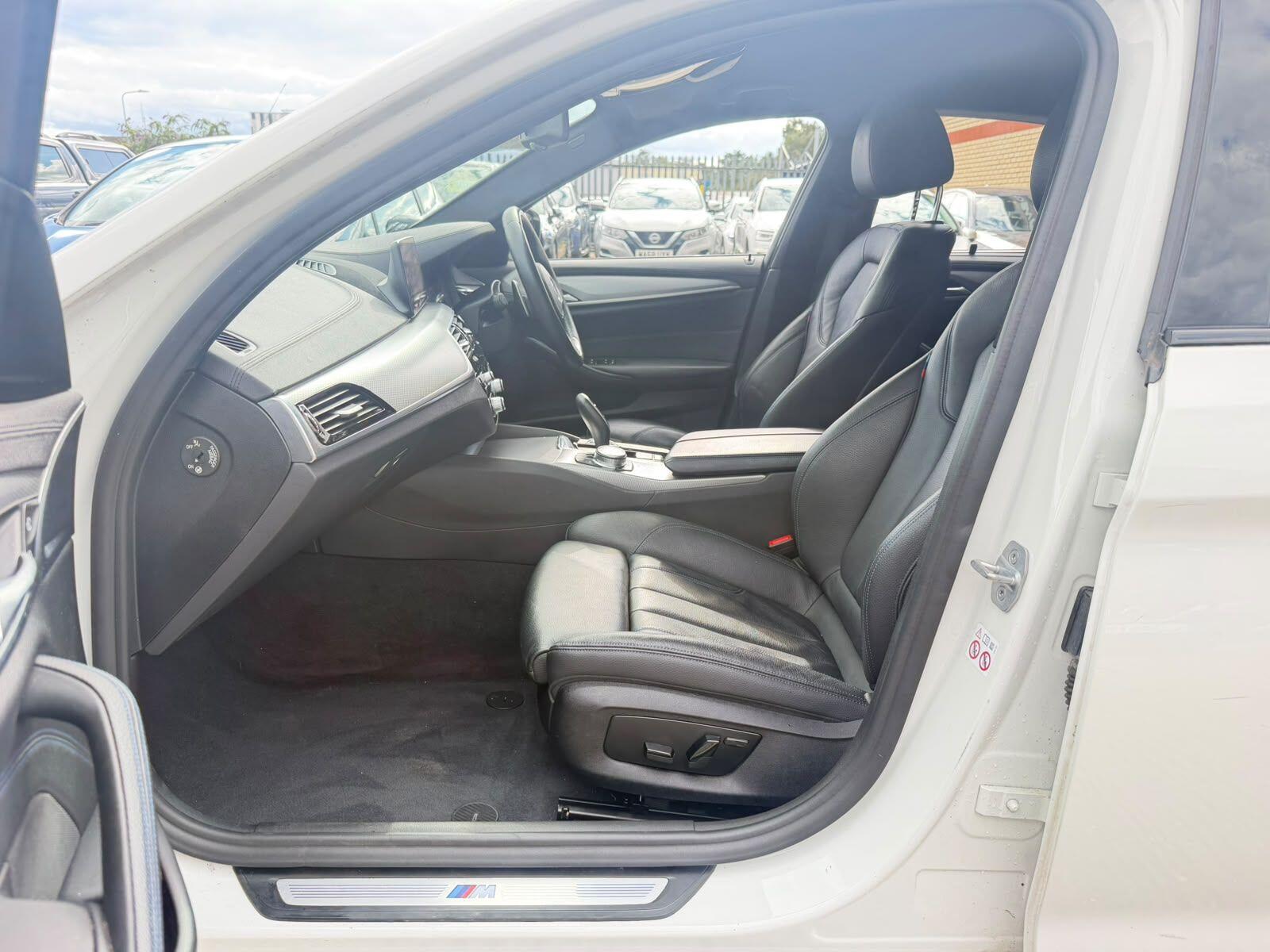 BMW 5 Series view 30