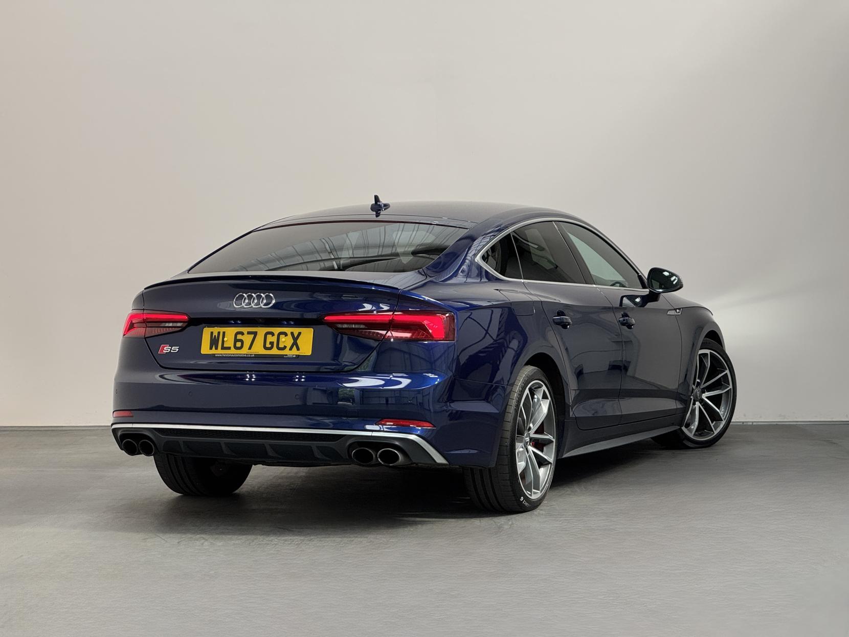 Audi S5 view 13