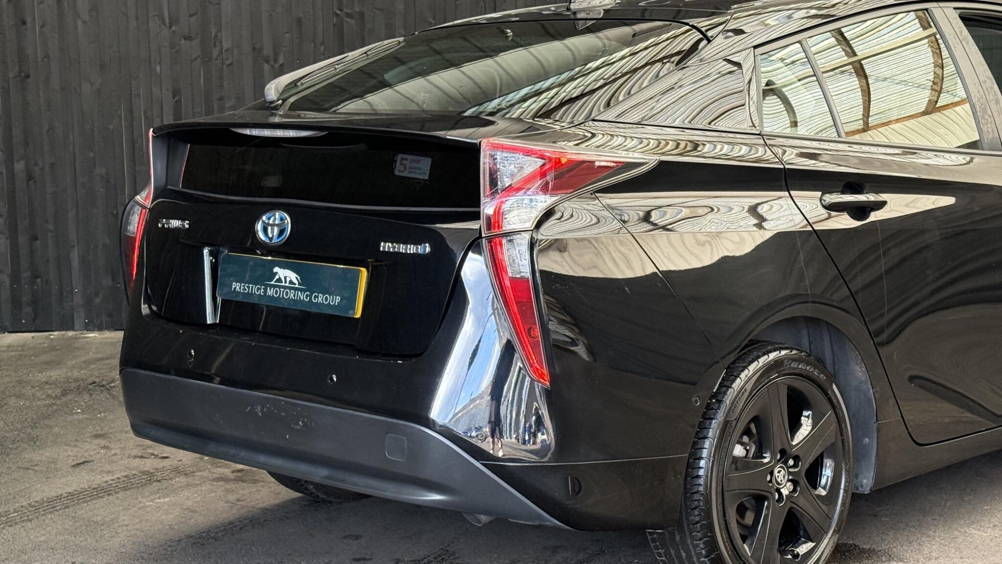 Toyota Prius view 10