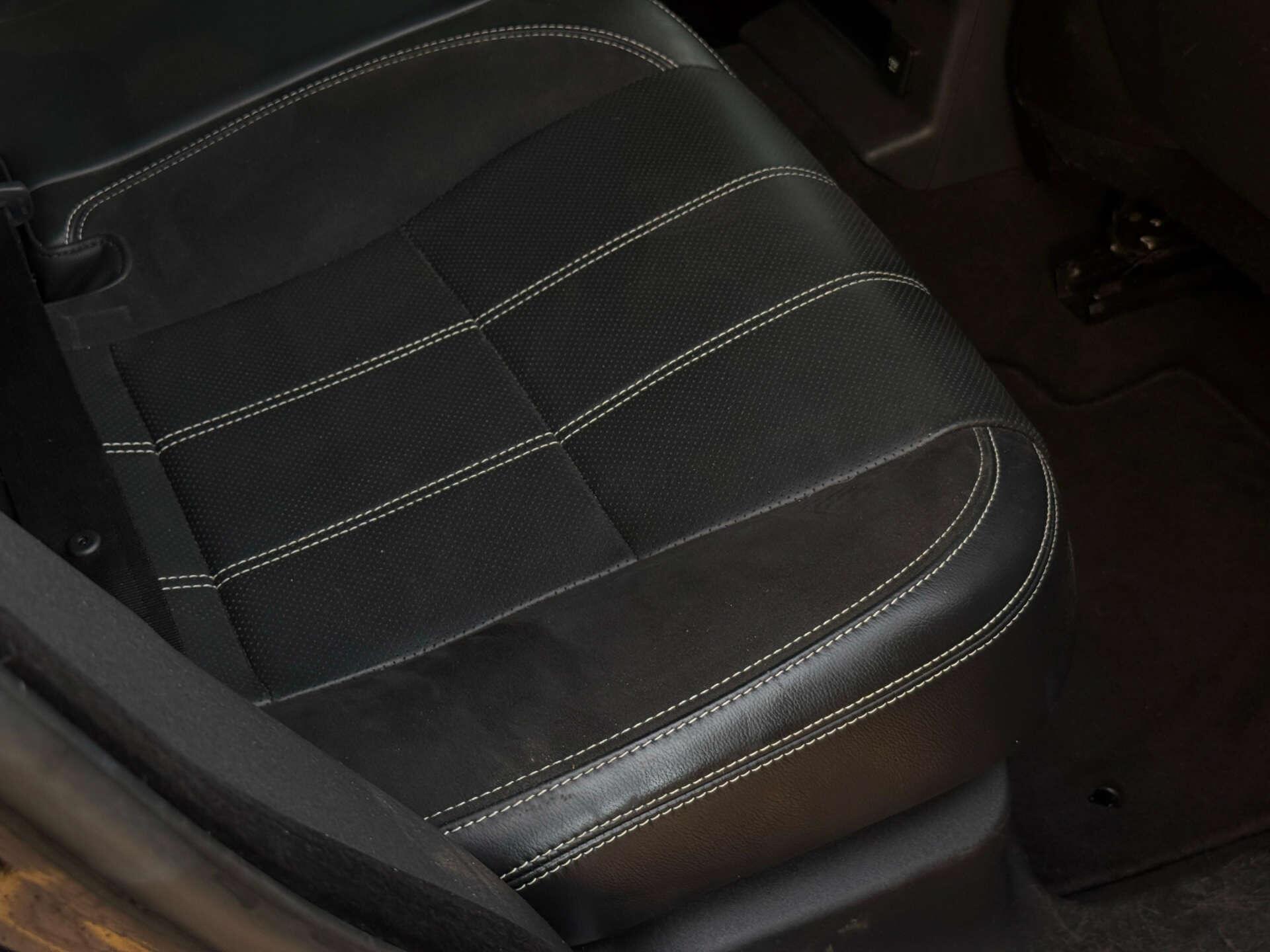 Land Rover Range Rover Velar view 28