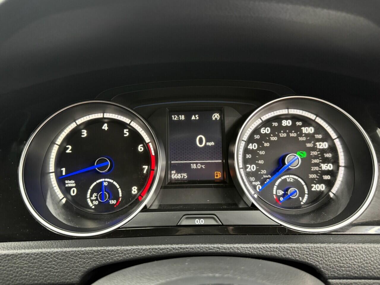 Volkswagen Golf view 13
