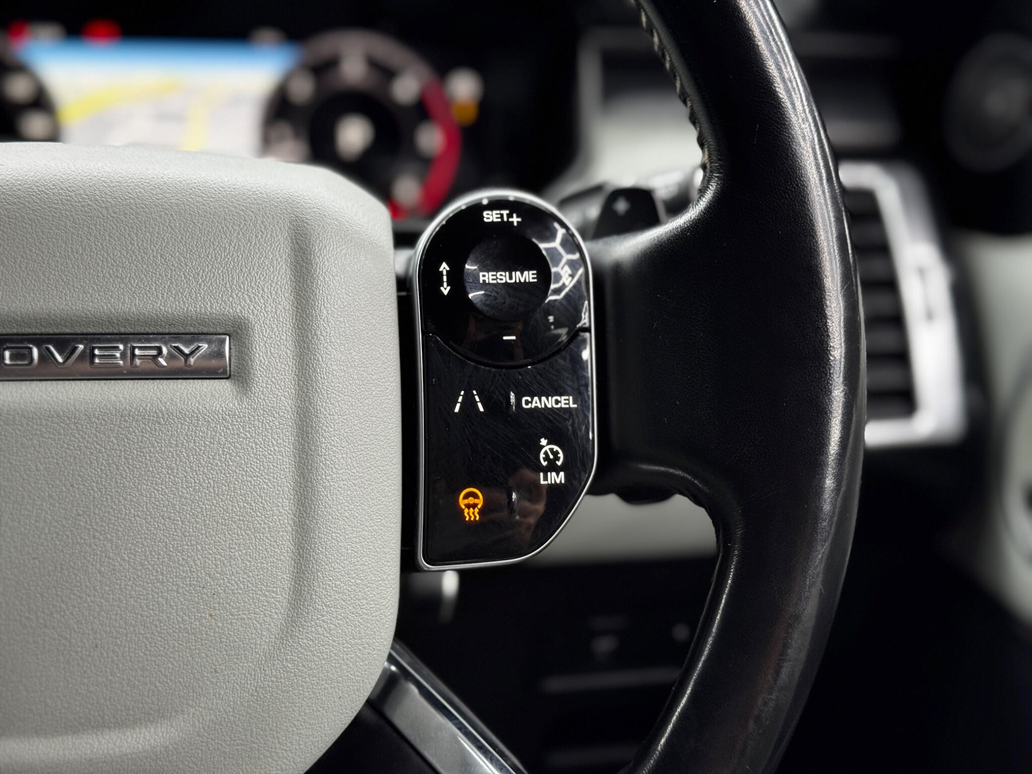 Land Rover Discovery view 22