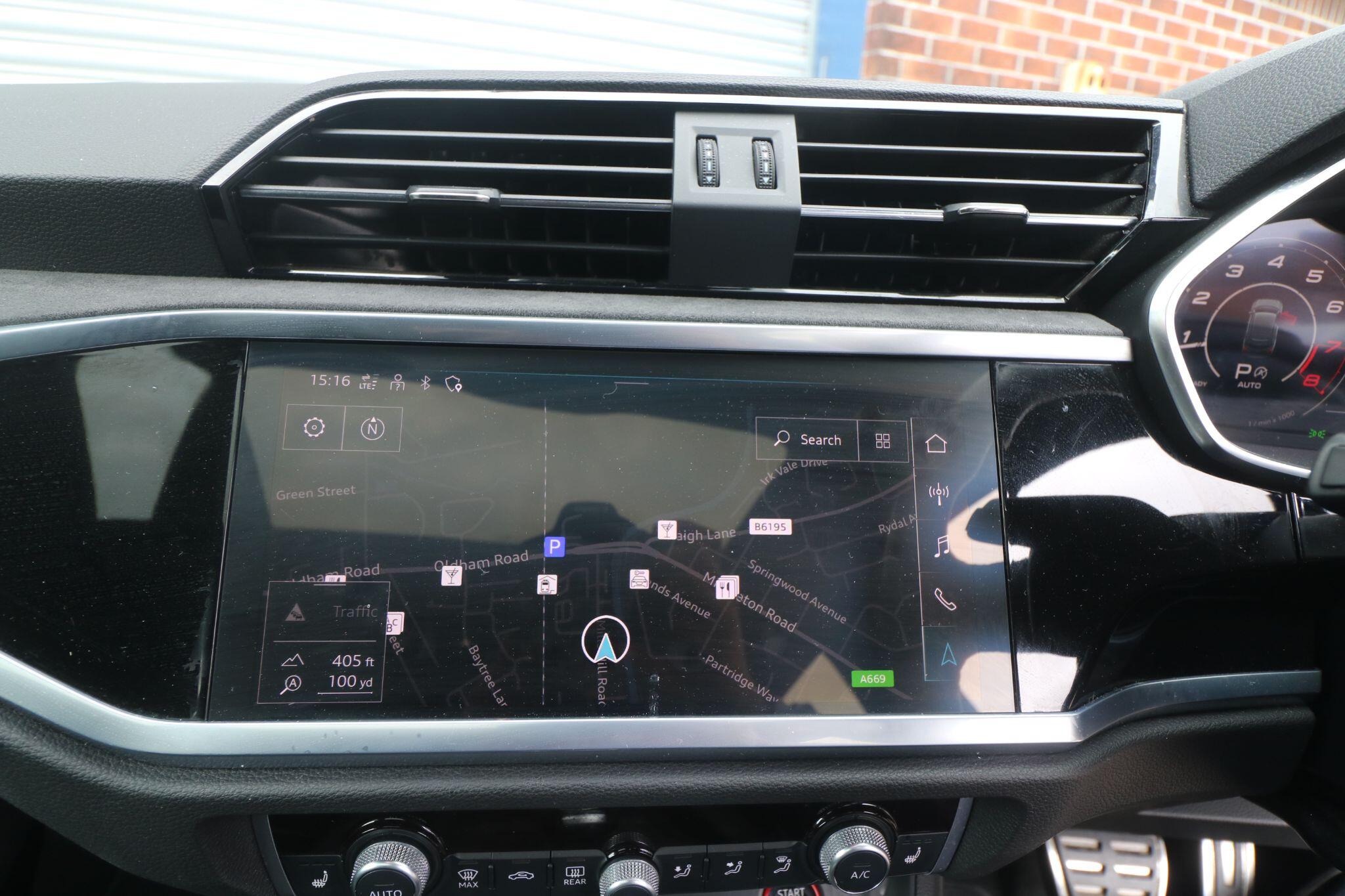 Audi RS Q3 view 19