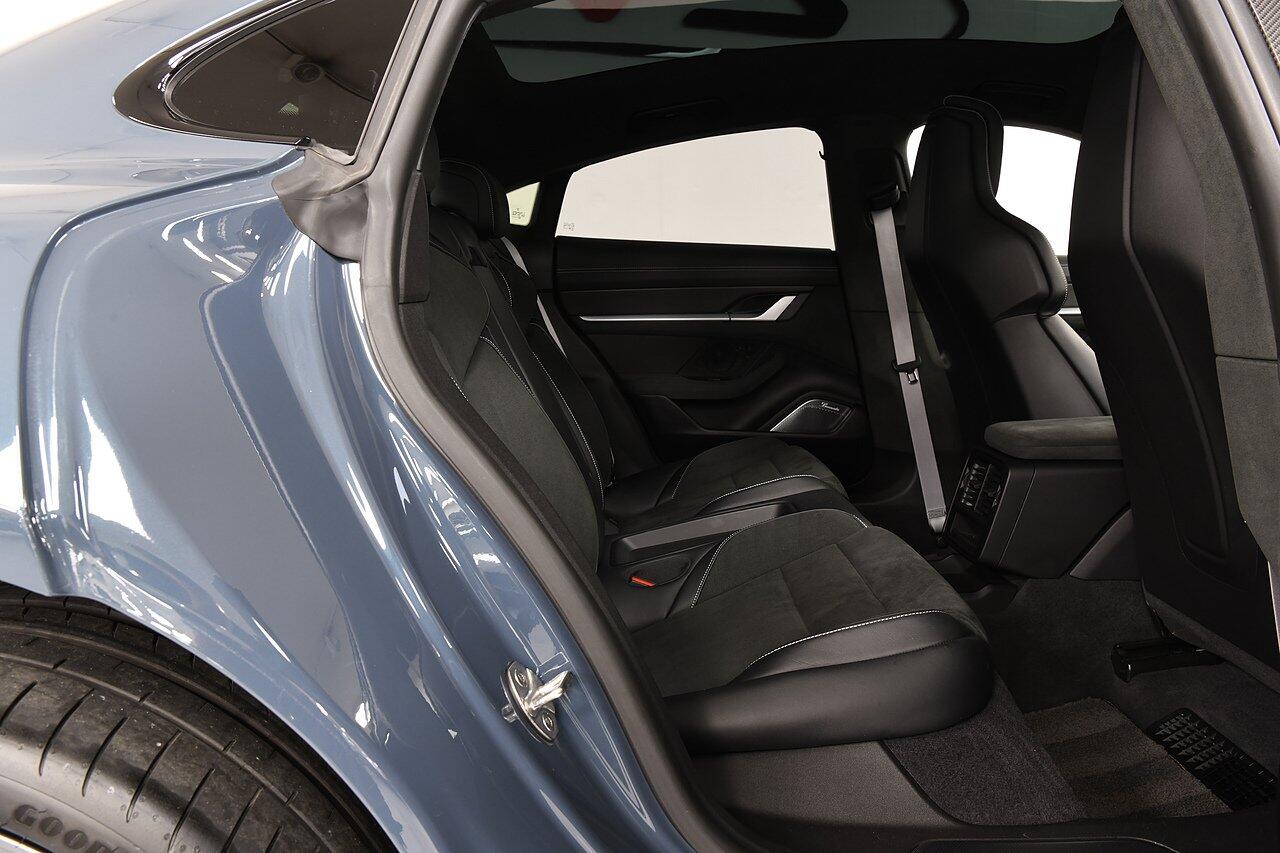Porsche Taycan view 27