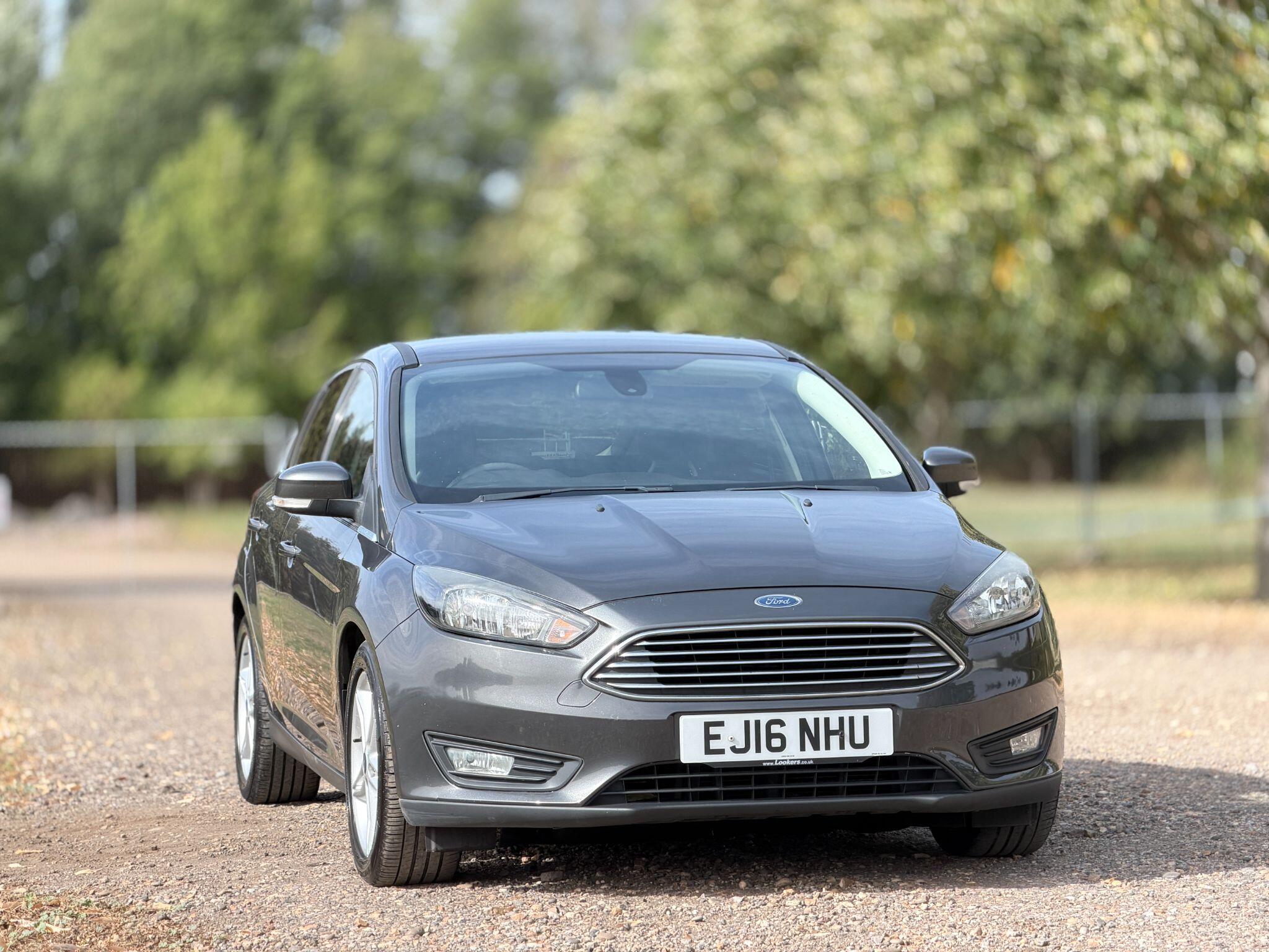 Ford Focus view 16
