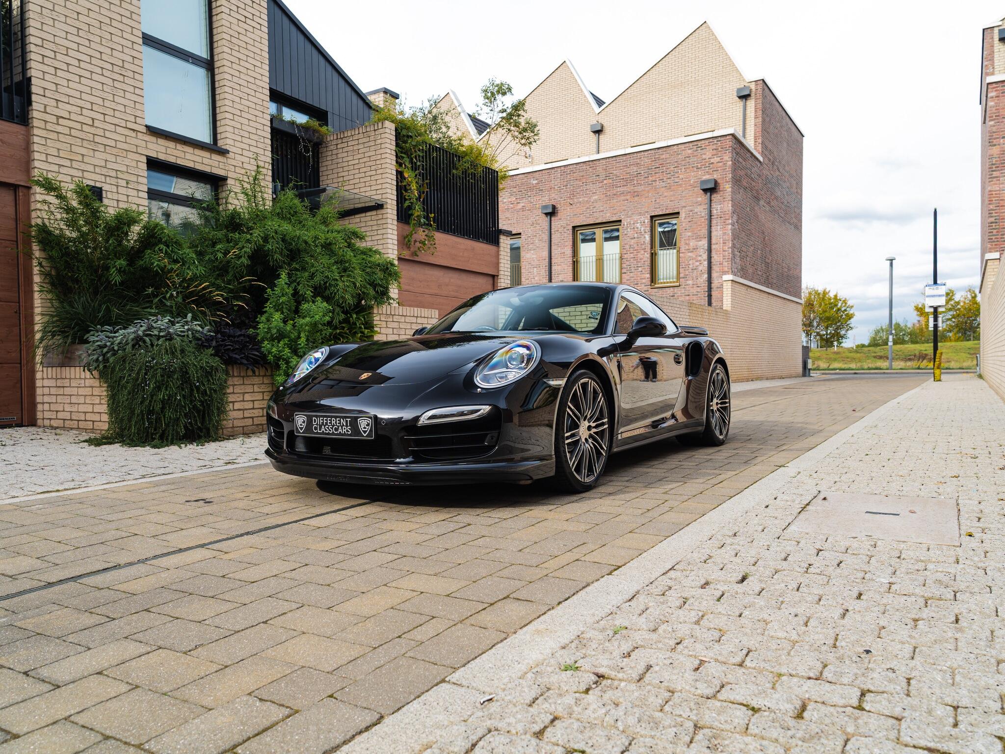 Porsche 911 view 50