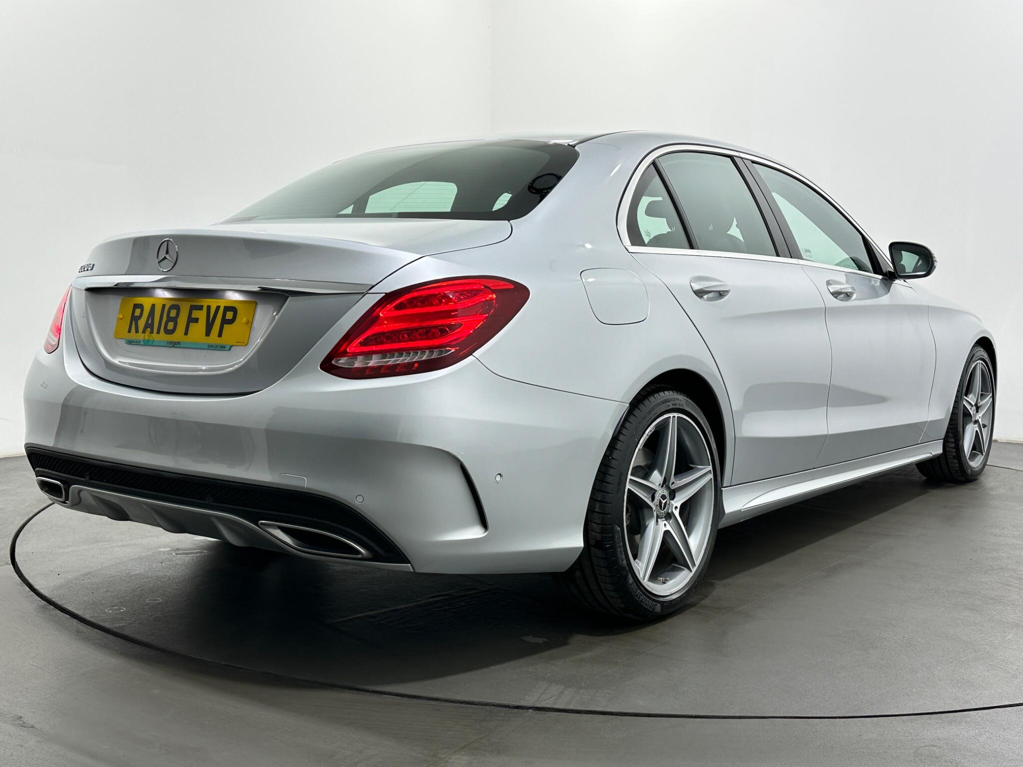 Mercedes-Benz C-Class view 49