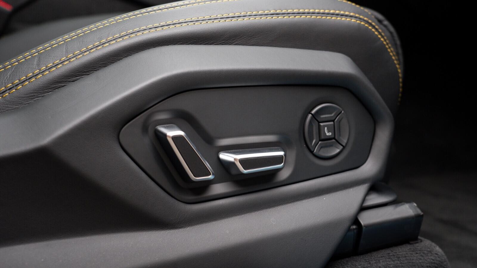 Lamborghini Urus view 33