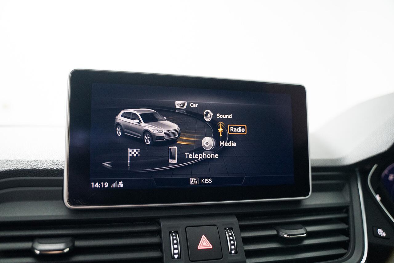 Audi SQ5 view 36