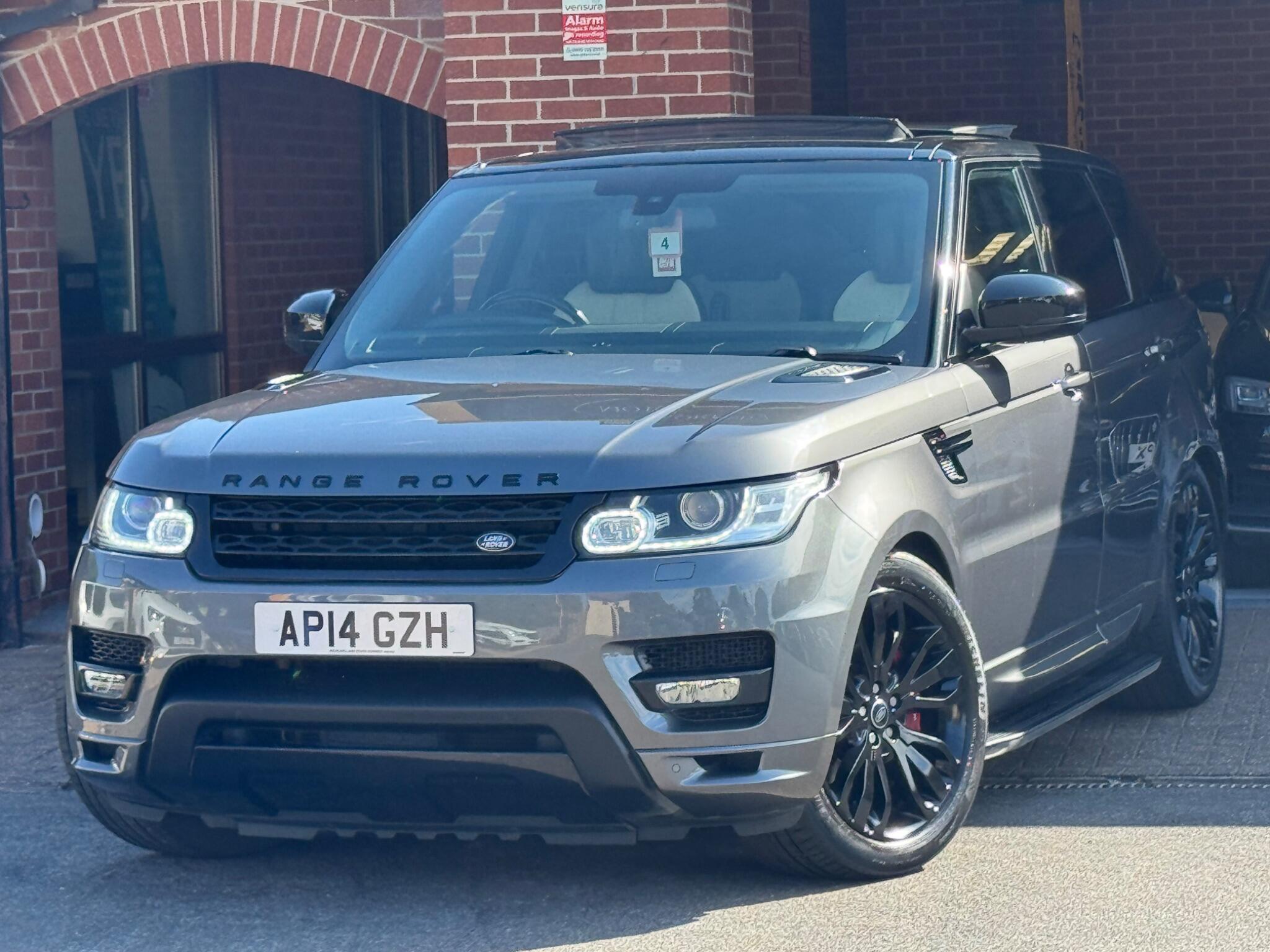 Land Rover Range Rover Sport view 2
