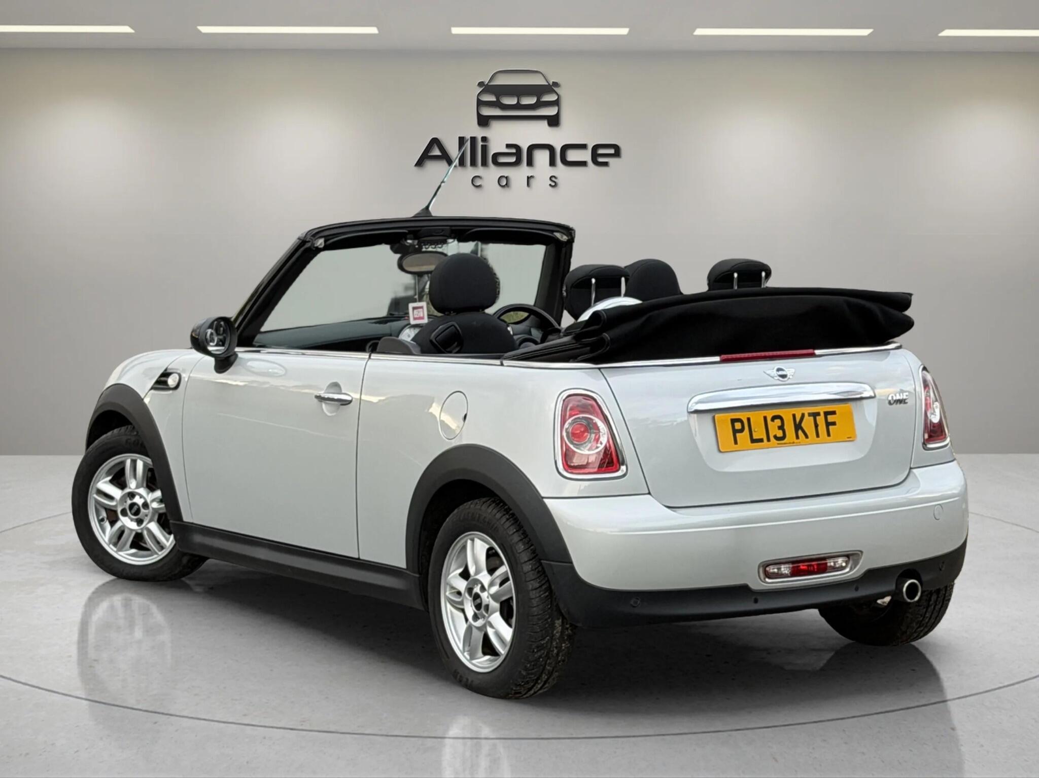Mini Convertible view 15