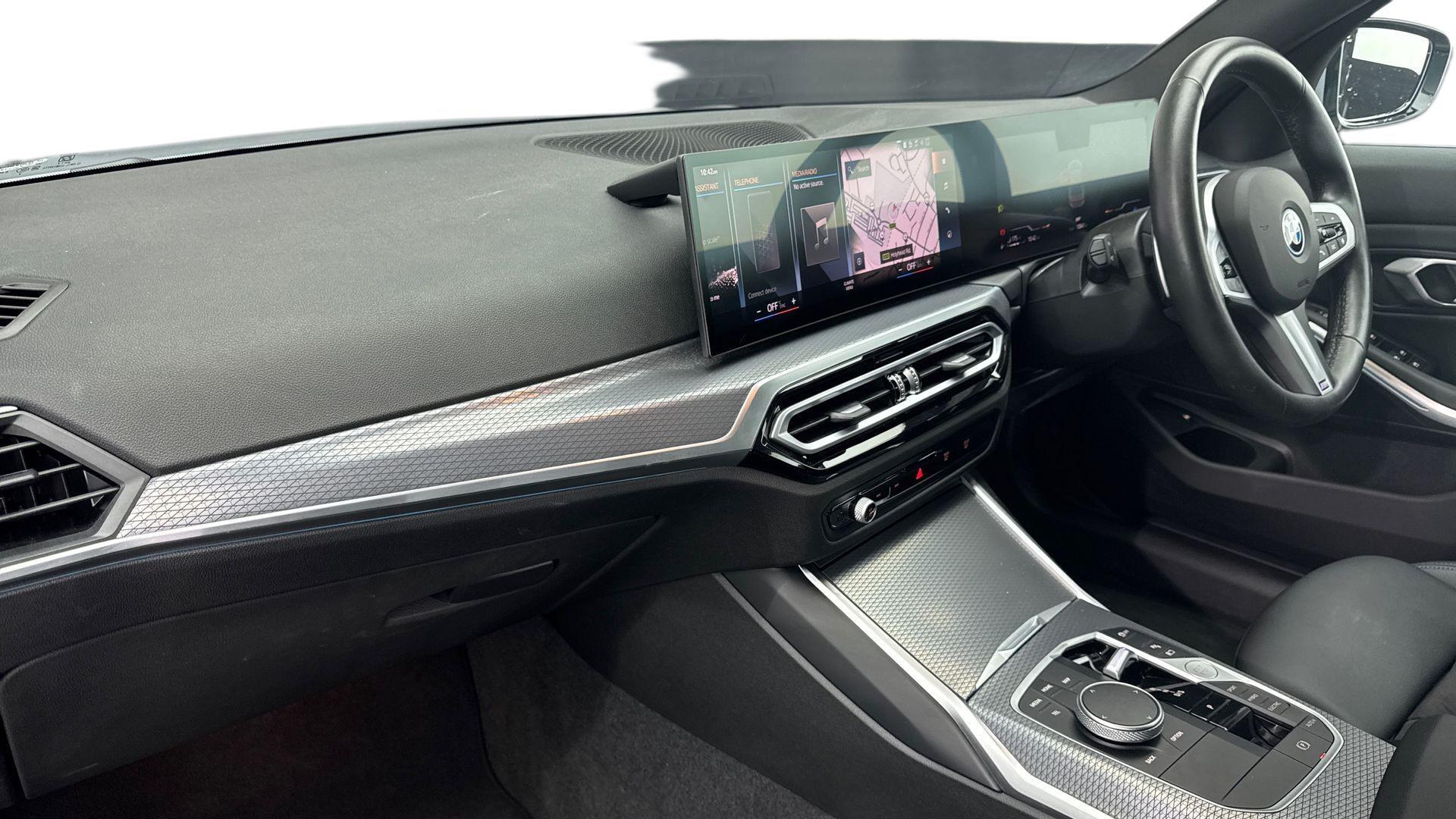 BMW 3 Series view 7