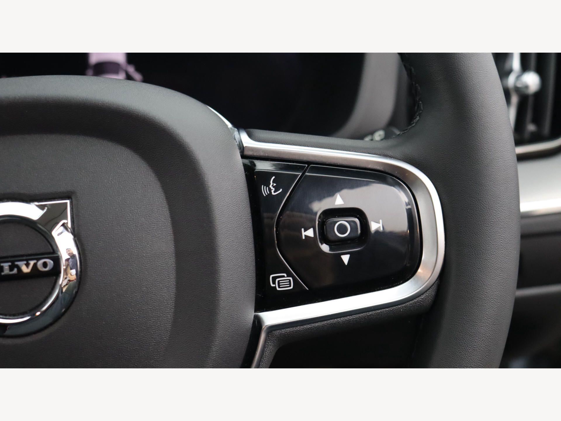 Volvo XC60 view 23
