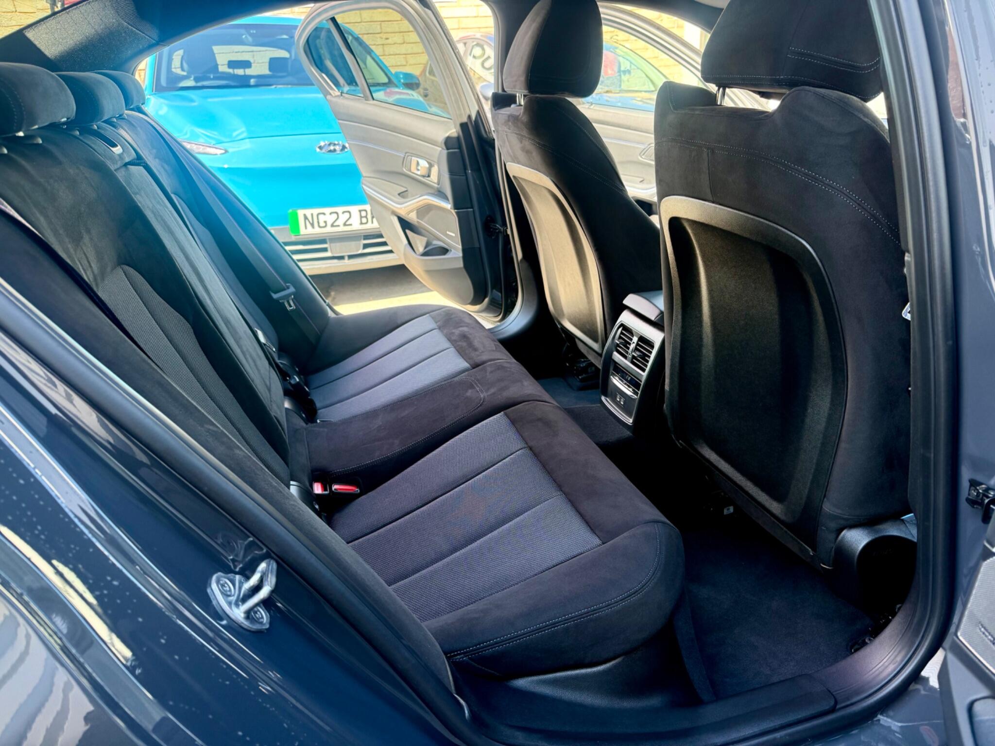 BMW 3 Series view 13