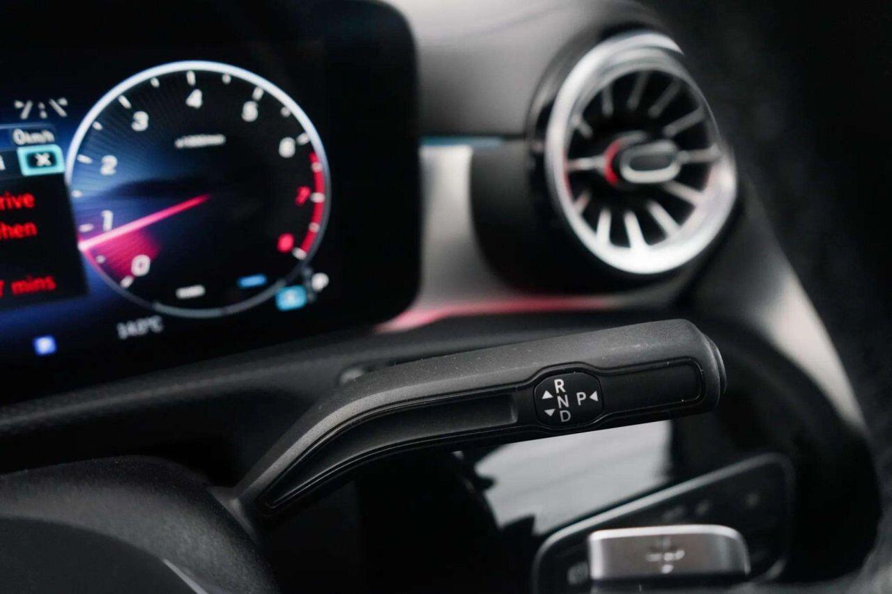 Mercedes-Benz Cla view 23