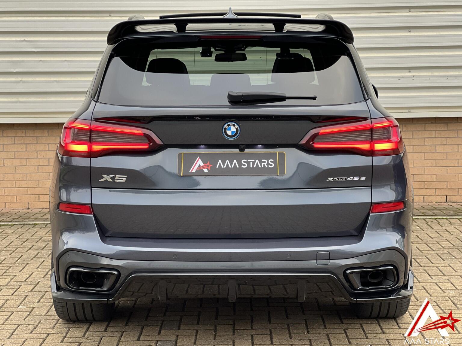 BMW X5 view 2