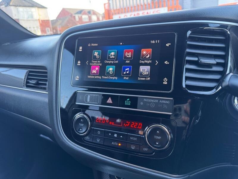 Mitsubishi Outlander view 25