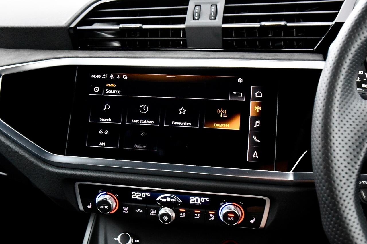 Audi RS Q3 view 42