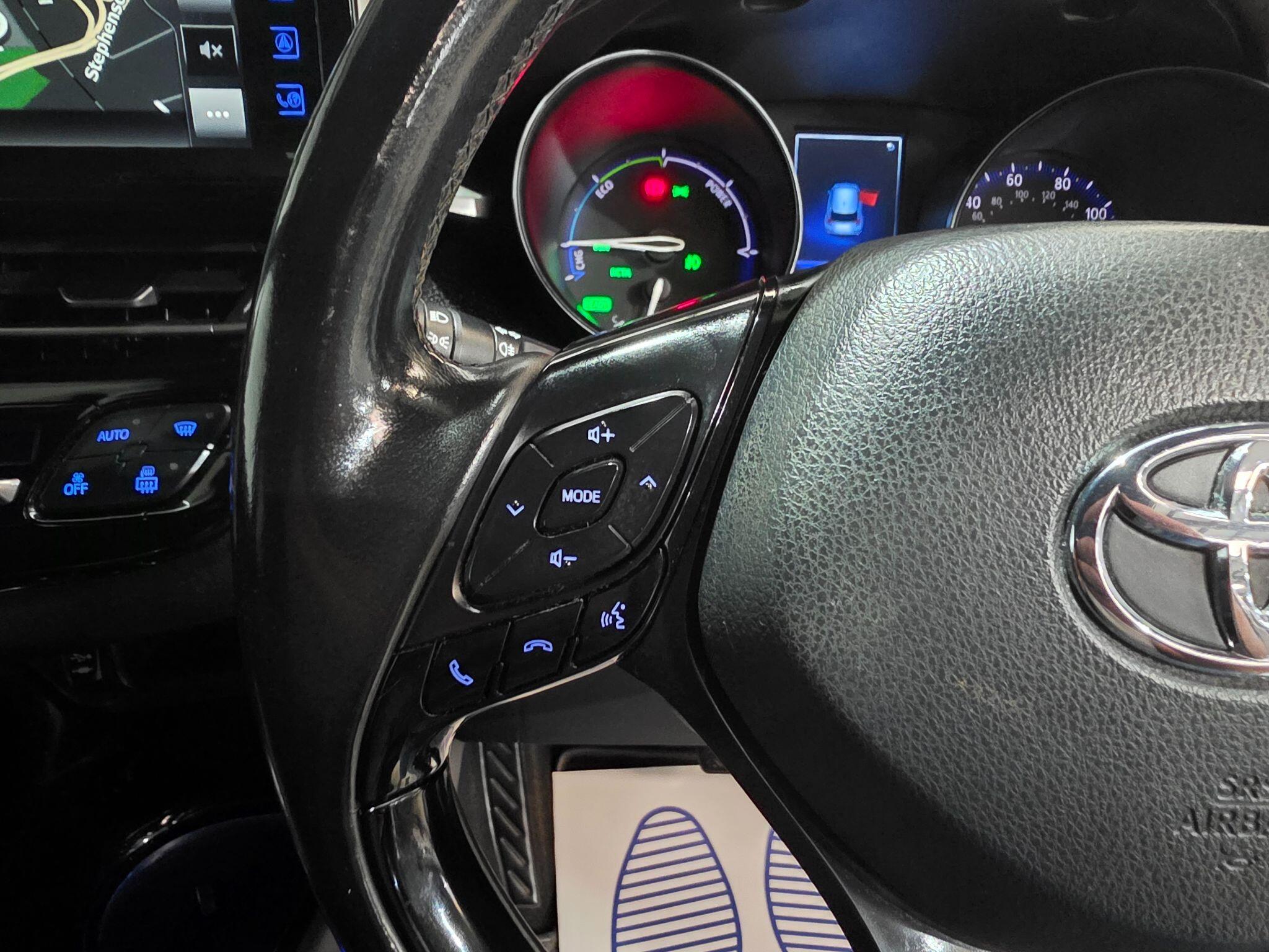 Toyota C-HR view 15