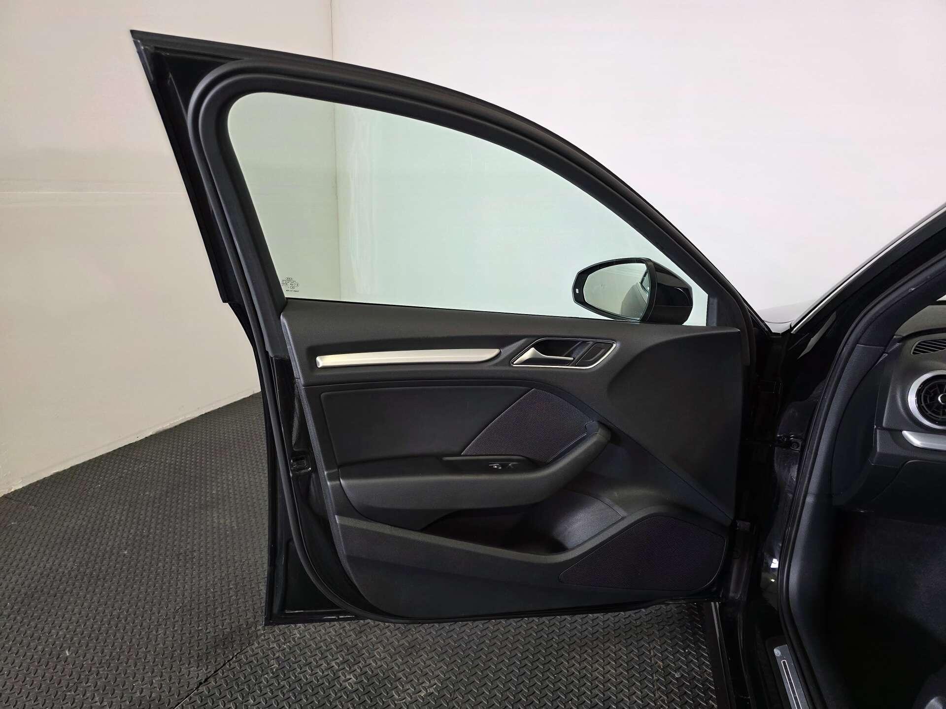 Audi A3 view 49