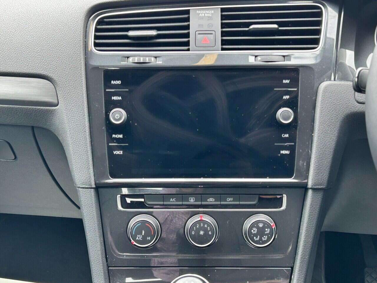 Volkswagen Golf view 30