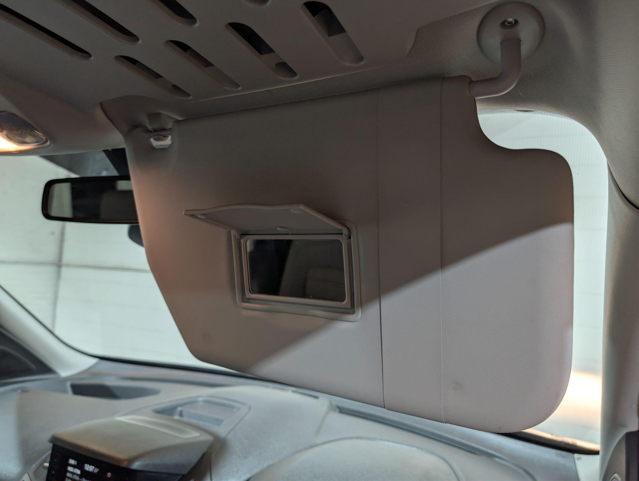 Ford Grand Tourneo Connect view 88